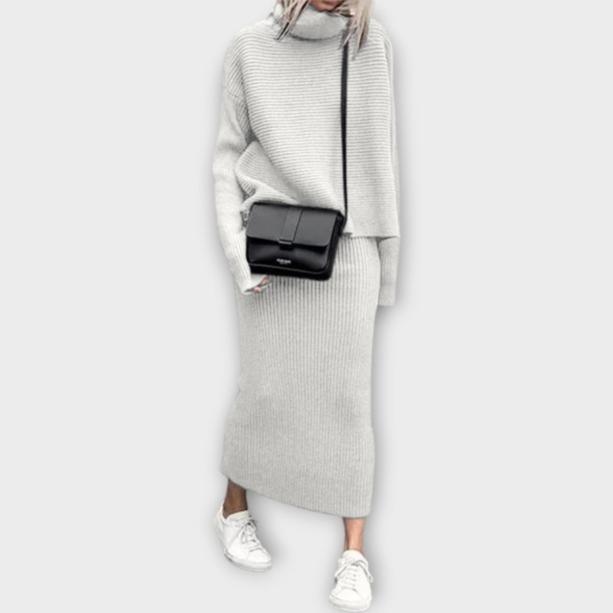 Set in Maglia con Collo Alto e Gonna