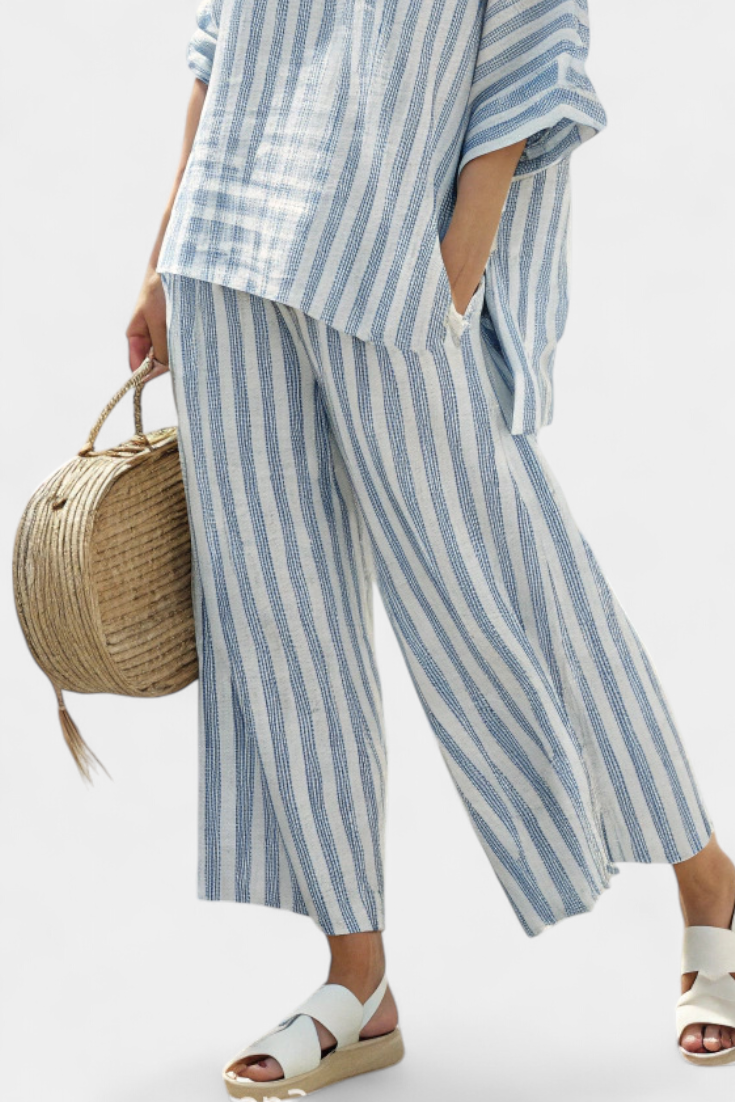 Federica — Top in lino raffinato con righe blu e pantaloni larghi