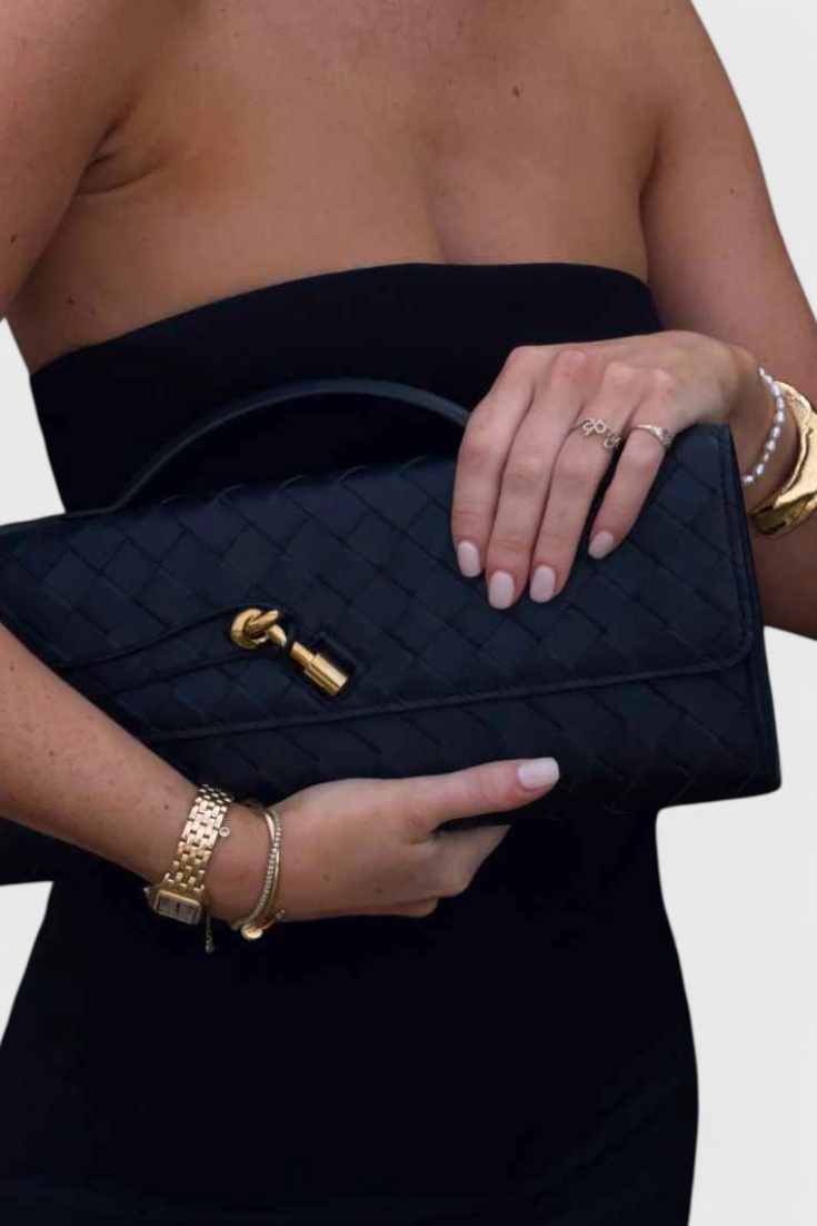 Borsa Clutch Melanie con Dettaglio di Nodo Dorato