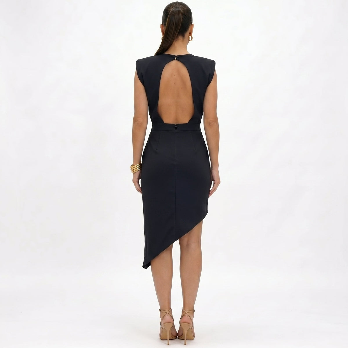 Lana - Vestito asimmetrico con spalle strutturate